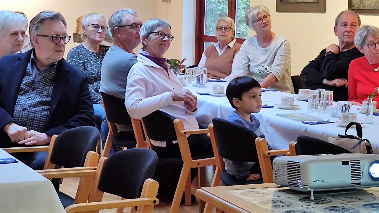 Der lyttes opmærksomt